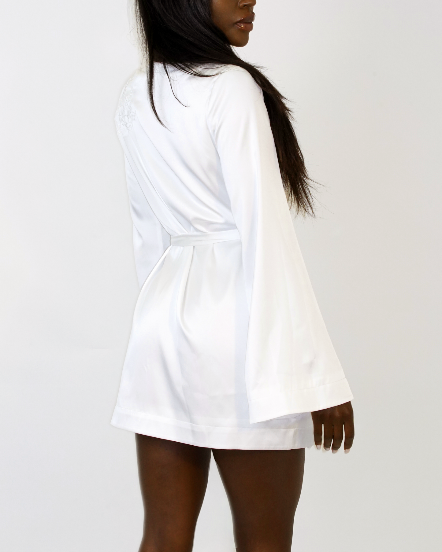 CAMELLIA EMBROIDERED ROBE